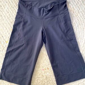 Lululemon wide leg Capri, charcoal gray